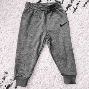 Nike Sweatpants - 2t